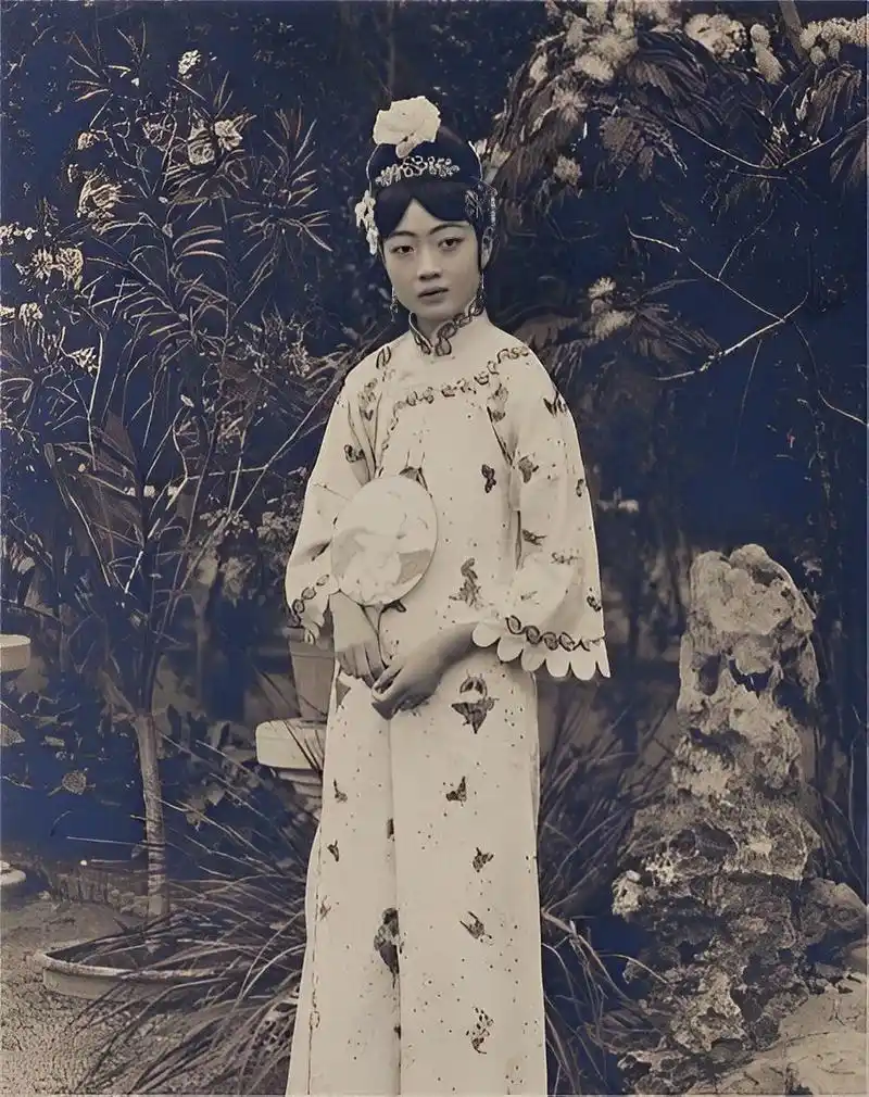 晚清皇后婉容原本是个才女,可惜最后堕落了! 都是谁的错在哪里?