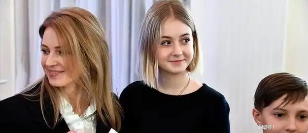 雪藏三十年普京大帝两女儿现状硬汉总统另一面的侠骨柔情
