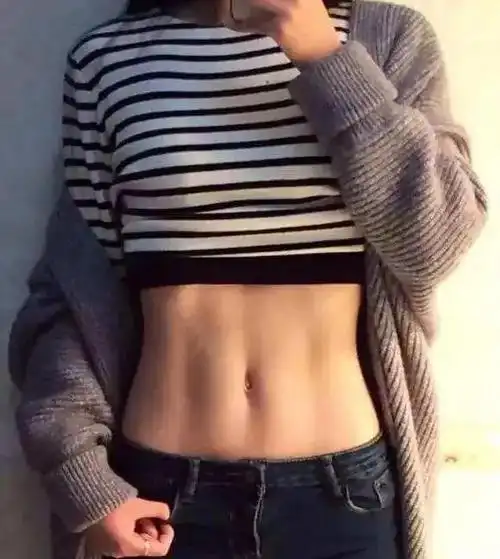 女孩拥有马甲线才是真的美注意两个方面让你练出迷人马甲线