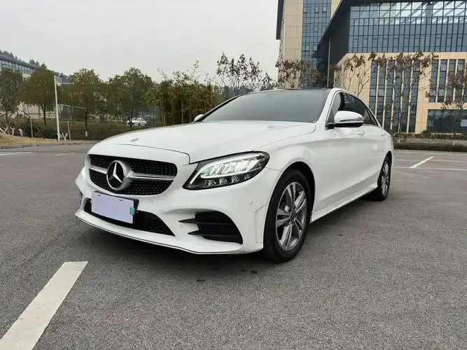 奔驰c200 l 时尚型运动版!2021年上牌,安全行驶3.