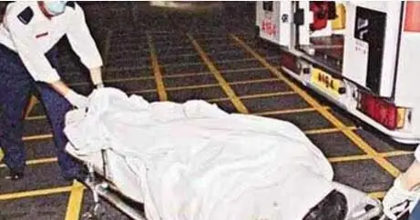 张国荣24楼跳下有多惨手脚全部断裂脸部完好