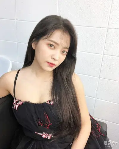 [red velvet][新闻]180904 性感又不失可爱 yeri唯美自拍公开
