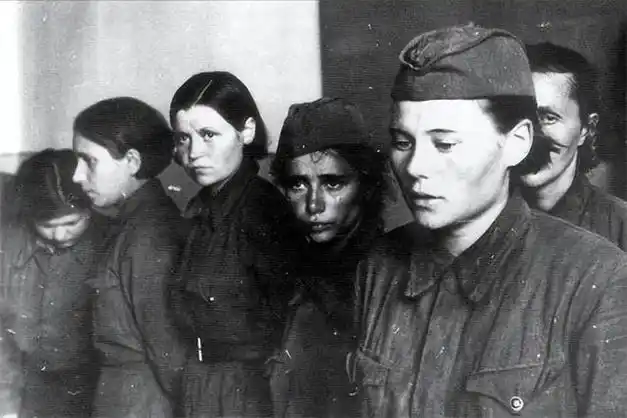 二战中苏联女兵被俘虏后会被如何对待德军手段连日本都望尘莫及