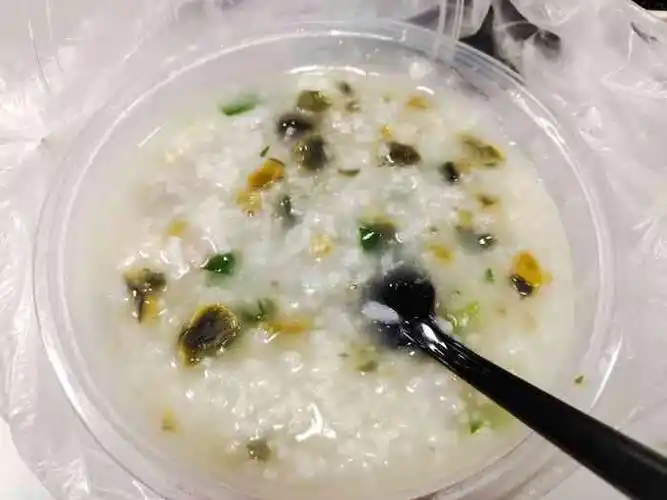 打分    /人 叫的外卖,他们家粥真的很不错.你带想吃粥了一定是他家!