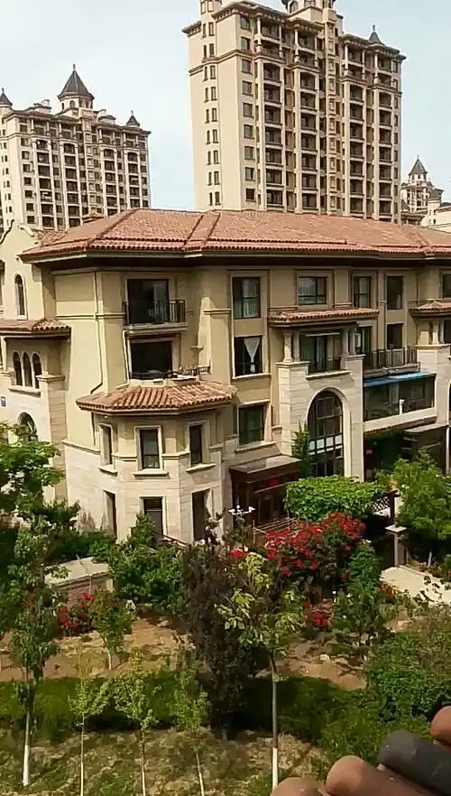 鲅鱼圈小别墅鸿基海岸好几百万呢?