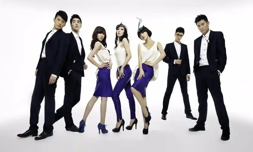 重刷了《爱情公寓》第一季到第五季的片头,发现了隐藏的三个秘密