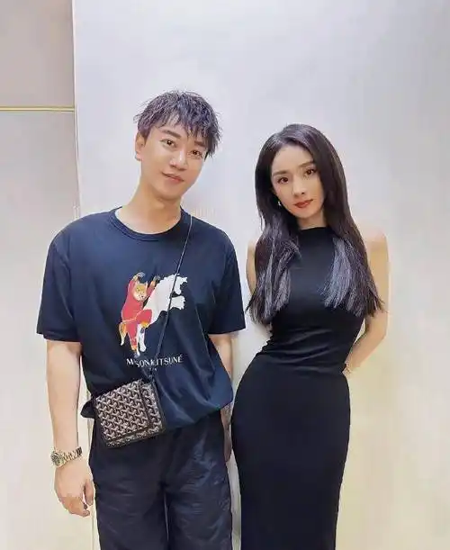 男友人晒合照为杨幂庆生,关系亲密神似恋人,数十张合照引热议_邢博俊