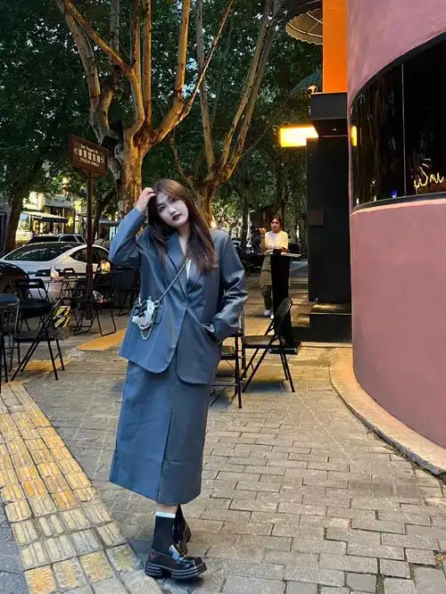 170140微胖女生秋天怎么能少得了西装呢