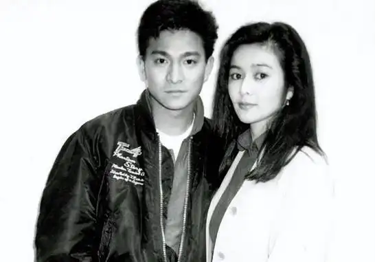 喻可欣和刘德华签过婚书分手后曝其私密事37年还没放下