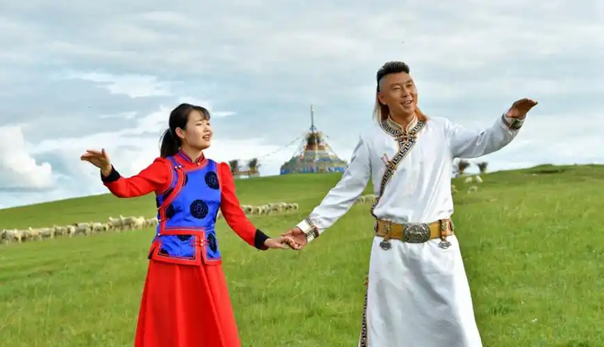 敖包相会从这里唱遍全世界,天下第一敖包,巴彦呼硕大草原