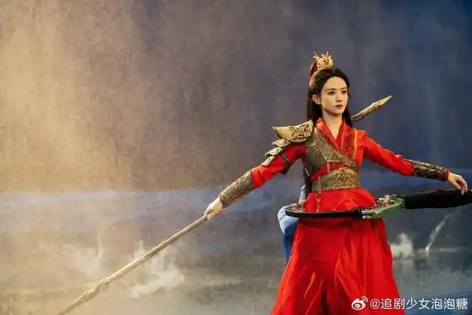 工作室分享赵丽颖沈璃红衣铁甲造型…|赵丽颖_新浪新闻