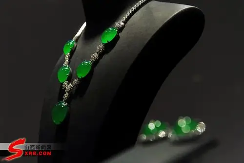 "绝代风华"亮相 本网记者 宇巍/摄