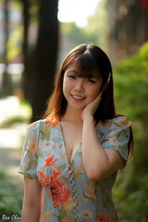 湖南岳阳美女图片[7/8]_内衣写真_美桌网