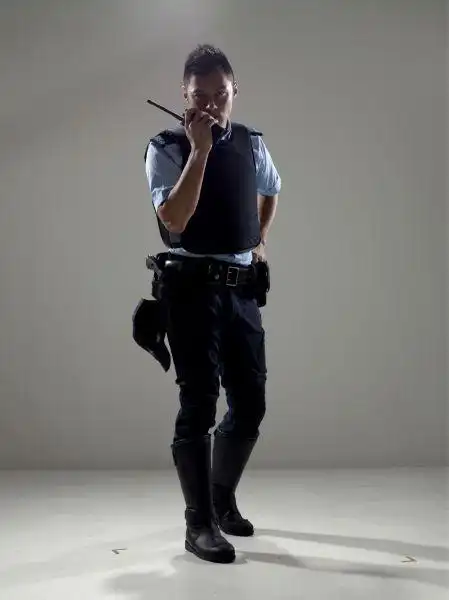 余文乐《沉迷》mv 演绎车手狂飙漂移