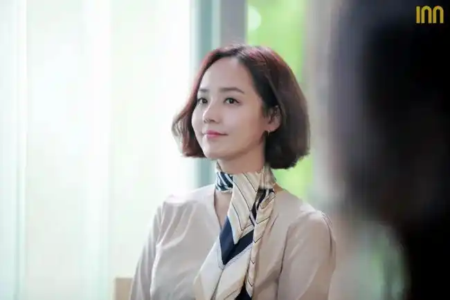 职场如何穿搭这部顶楼韩剧里的三位女主角值得借鉴