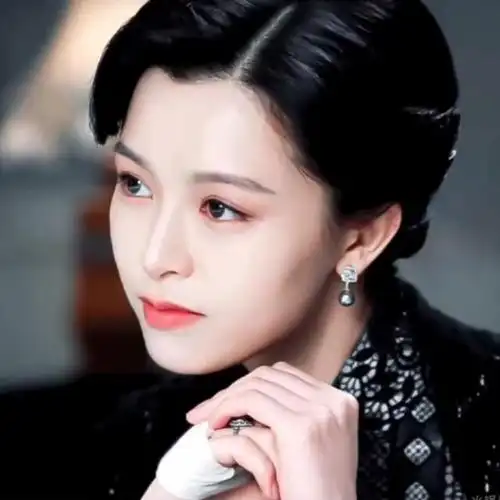 2021最好看的谍战片,周一围,徐璐,文咏珊出演的电视剧《风声》