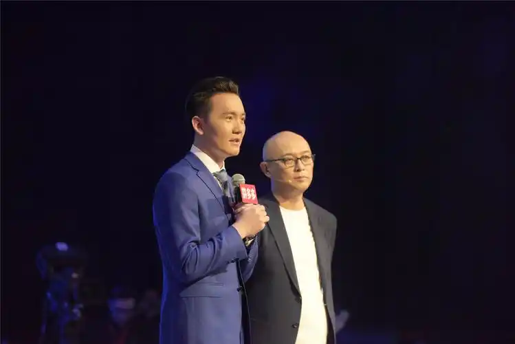 情人节没买到合适礼物怎么办非诚勿扰黄澜姜振宇现场对辩