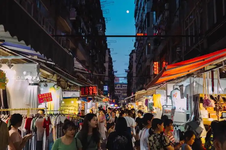 实拍武汉夜市城市人文朝气蓬勃但这样的夜市越来越少见