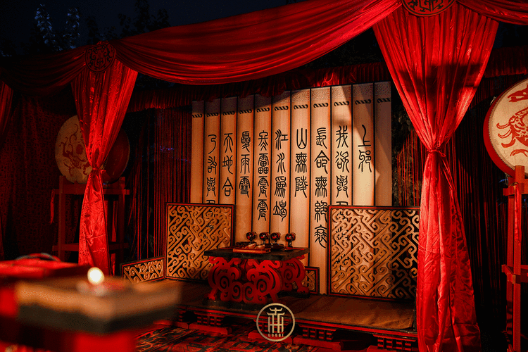 古时结婚黄昏举行,取其阴阳交替有渐之义,故称昏礼.