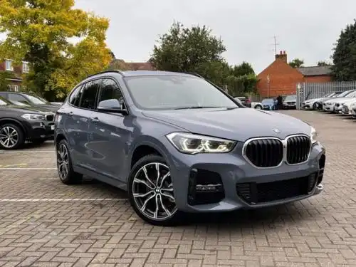 海外实车宝马x1新能源造型很有高级感