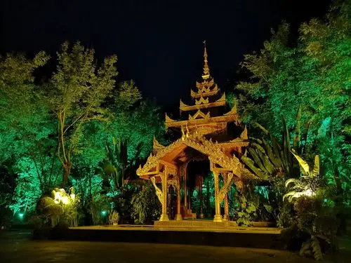 【携程攻略】景洪曼听公园景点,由于定的是晚上的票,所以所有,活动