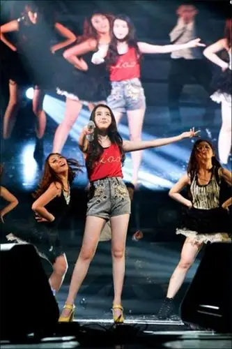 萝莉iu巡演球星朴智星台下变小粉丝高清组图