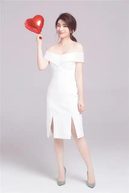 台湾女主播刘庭羽,美丽奢华有内涵,气质优雅知性女神