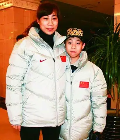 张镇麟和母亲王芳(原中国女篮名宿)