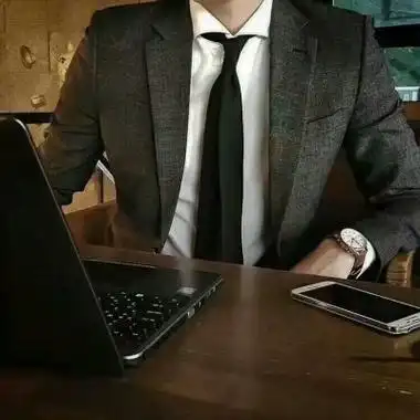 成熟又帅气的空间男生帅气有范的头像给大家啦,商务范气质十足的男生