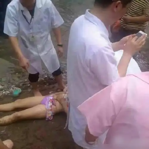 组图:四川53岁老师跳水救2孩子 不幸溺亡