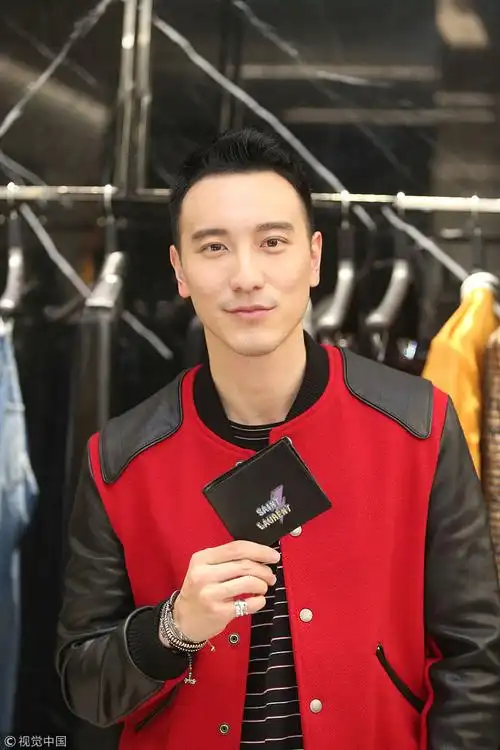 郭碧婷狂野皮草傍身露美腿凹造型 王阳明,谢沛恩造型时尚吸睛