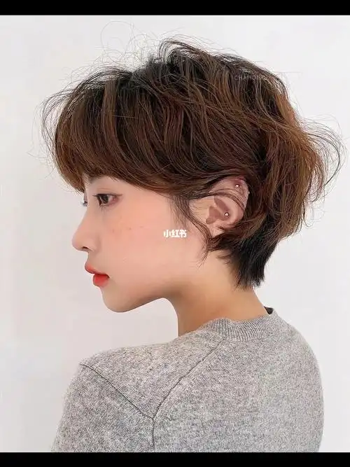 短发减龄烫发