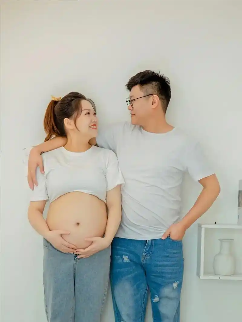 感谢我老公带我拍照片#孕妇照  #孕晚期 #虎宝宝 - 抖音