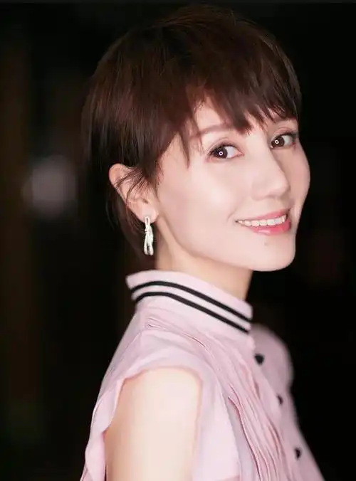 娱乐圈8位一眼万年的短发女明星,秦岚刘亦菲,个个美出新高度!