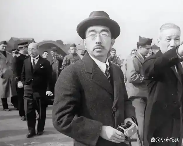 日本投降后,麦克阿瑟问天皇:怎么不切腹自尽?天皇怎么回答?