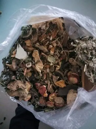 妈妈心肌炎,神经衰弱,睡不好觉,找的一个老中医给拿的药,这里面的中药