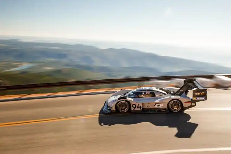 7分57秒148!大众电动赛车刷新派克峰爬山赛纪录