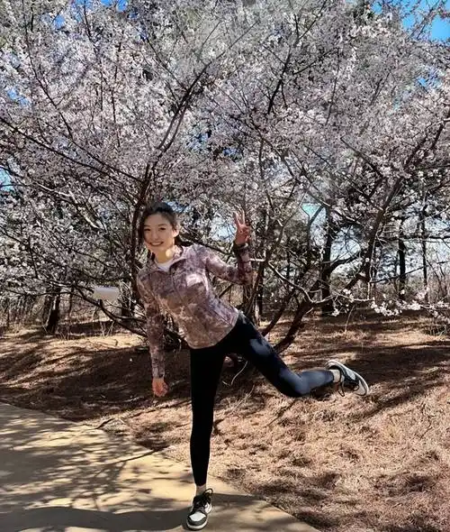 通过郑子可此次发布的这些日常生活照,也让