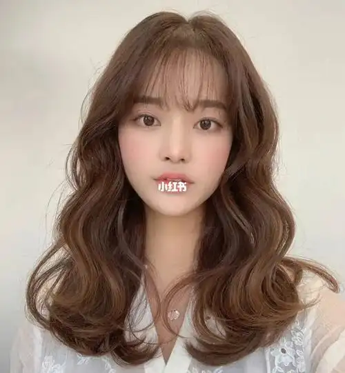 中长发烫发发型推荐蛋卷头木 马卷法式烫发