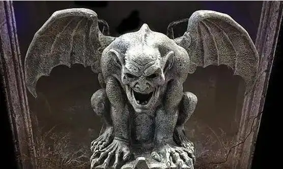 幽灵;但如果说这个怪物不仅要和氛围相得益彰,还要足够"恶心"玩家的话