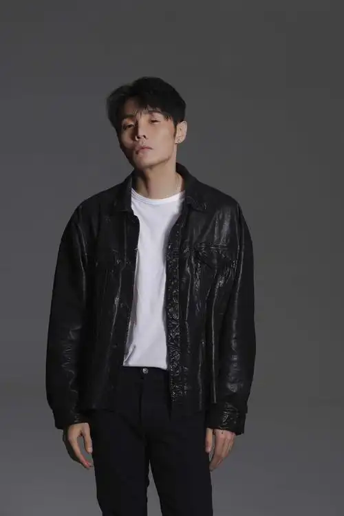 李荣浩新歌《老友记》正式官宣 12月21日将上线