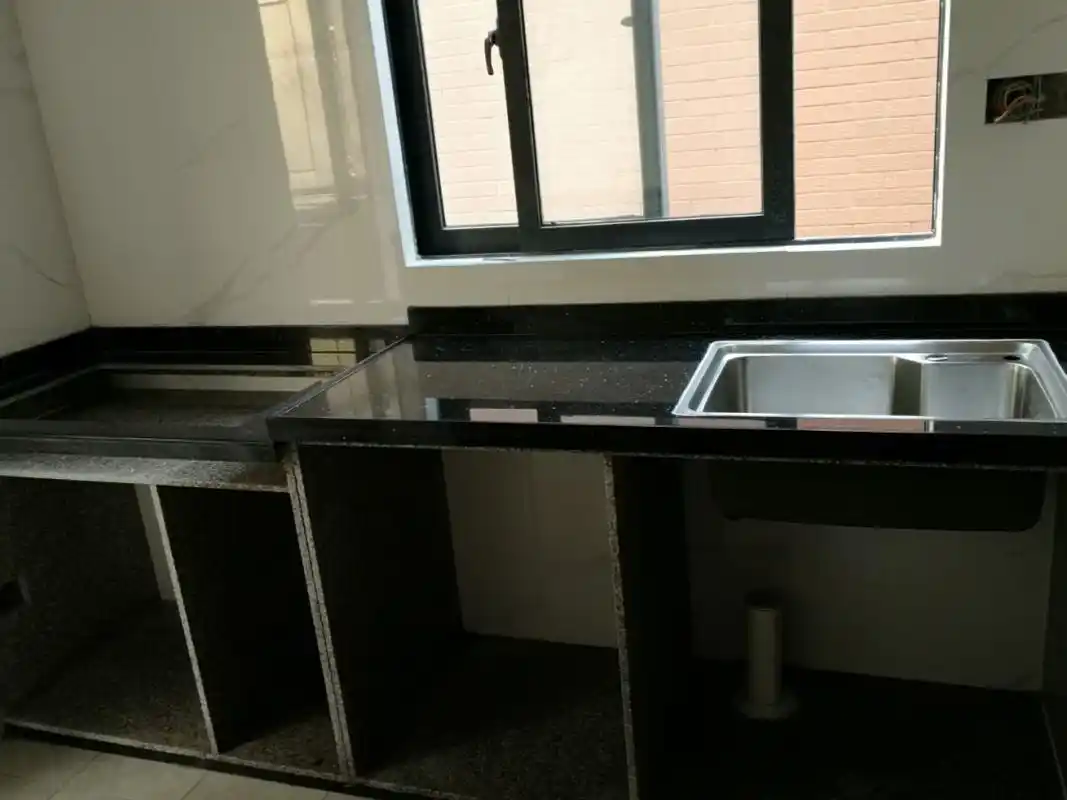 红粉们,给滴意见黑金沙台面装什么颜色的柜门呢?