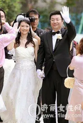 刘芳菲老公是谁 刘芳菲和他的丈夫照片曝光