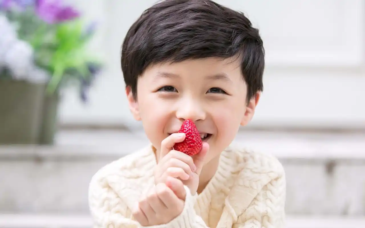 00后萌娃石悦安鑫高清壁纸下载