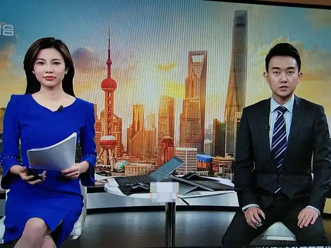 上海广播电视台新闻综合频道上海早晨的新闻主播