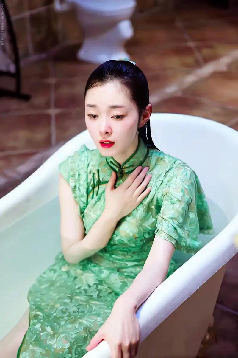 有一种"古典美人" 叫宋轶穿旗袍!