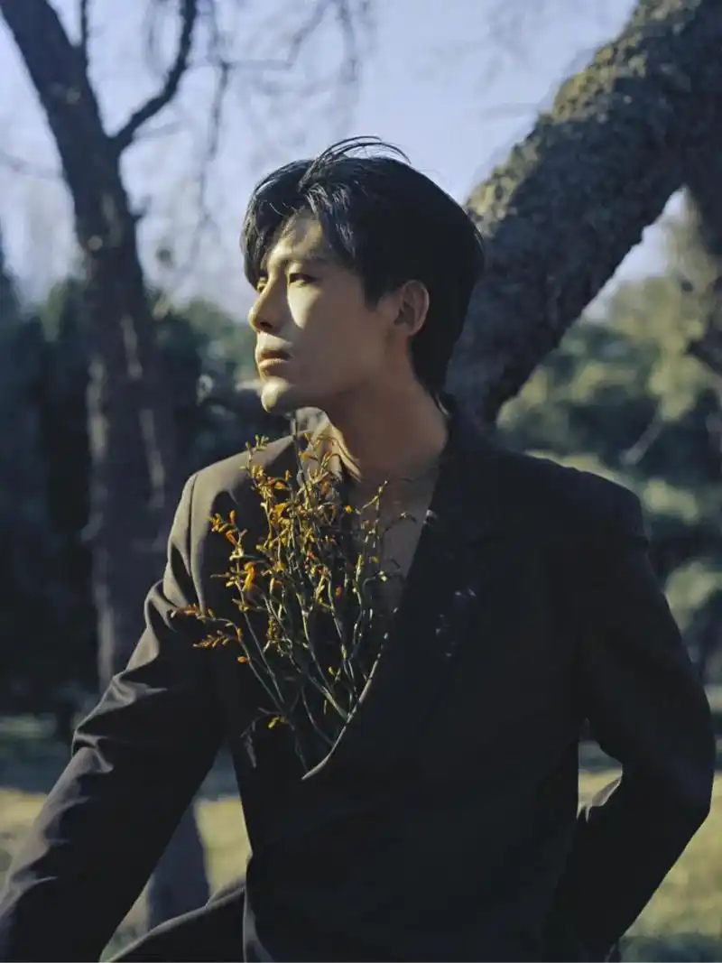 用胶卷给"钟汉良"拍摄一组写真  初春拍的一组胶片,模特小哥 - 抖音