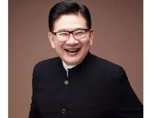 上海知名主持人曹可凡自杀谣言怎么来的本人发声明否认