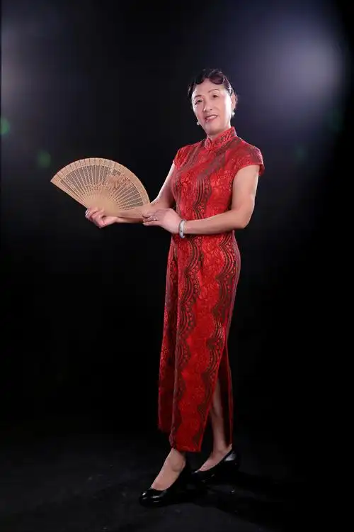 其它 珍珠的美篇 写美篇  每一位女子都梦想有一袭华美的旗袍,穿着或