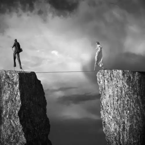 与他相识,交付,他一次次离开带来一次次伤害,那些深夜里默默流落的泪